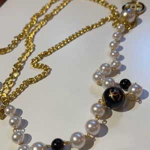 CHANEL costume jewelry necklace
